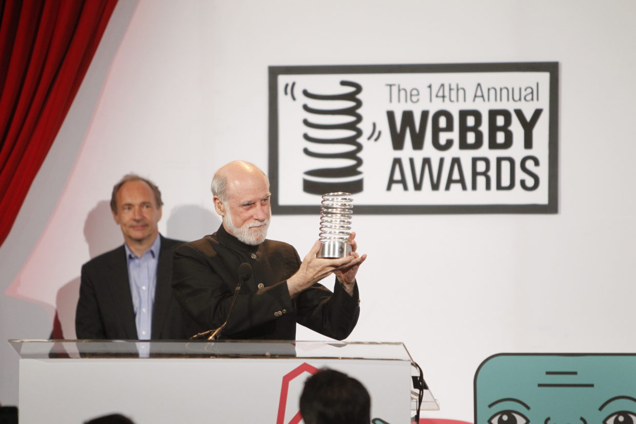 Vint Cerf accepts a Lifetime Achievement Award at the 14th Annual Webbys.
