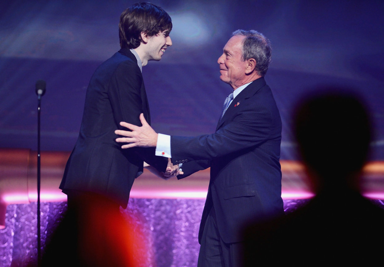 David Karp presents Michael Bloomberg with the 16th Annual Webby Lifetime Achievement Award