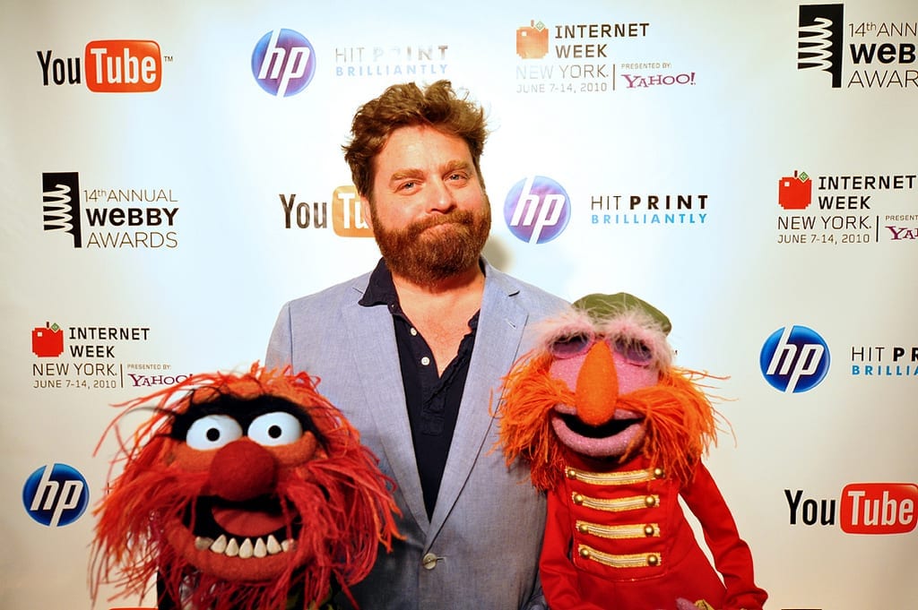 Zach Galifianakis hangs out with the muppets at the 14th Annual Webbys.